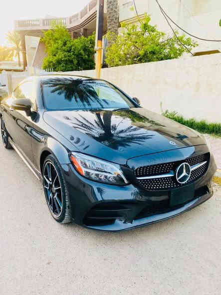 * مواصفات مرسيدس C300 كوبيه 2023: 
* المحرك: محرك تيربو 4 سلندر سعة 2.0 لتر بقوة 255 حصانًا. وارد أميركي �
* ناقل الحركة: أوتوماتيكي 9 سرعات. �
* نظام الدفع: دفع خلفي أو رباعي (4MATIC). �
* التسارع: من 0 إلى 100 كم/ساعة في 5.3 ثانية (4MATIC). �
* الميزات الداخلية:
    * إضاءة محيطية بـ 64 لونًا. �
    * نظام صوت Burmester ثلاثي الأبعاد (اختياري). �
    * مقاعد أمامية مدفأة. �
    * تشطيبات داخلية من الخشب ومفاتيح لمسية. 

    * كاميرا 360 درجة. �
    * مساعد النقطة العمياء. �
    * نظام تحكم تلقائي في المناخ. �
    * نظام ملاحة. �
    * فتحة سقف بانورامية 

      حادث السياره جاملغ خلفي جهه السائق 
     بدون دواخل وبدون ايرباك السياره ماشيه 
     24الف مايل السياره مكاني بغداد السيديه 
الاتصال *********** واتساب بغداد
