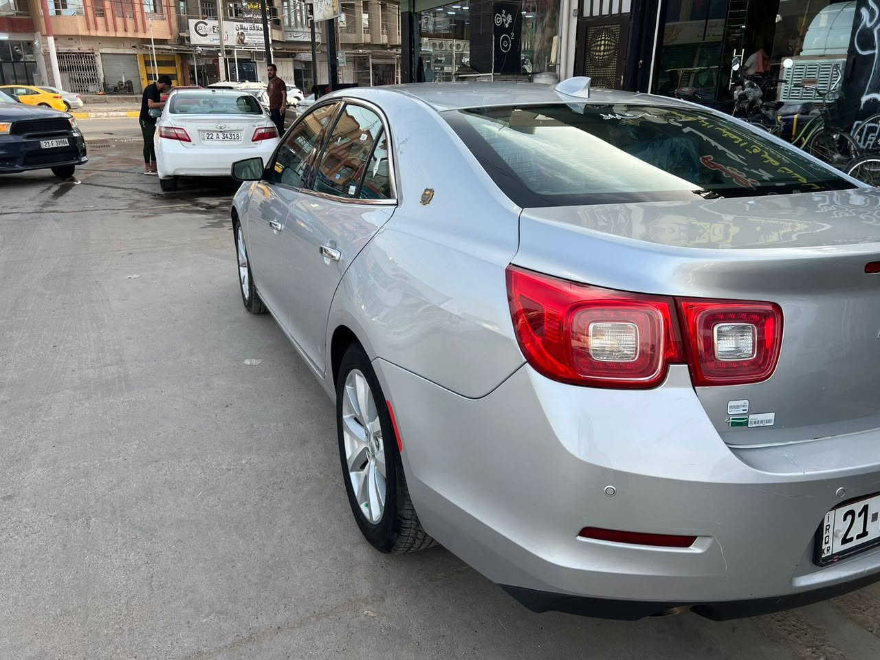 السلام عليكم ///
شوفرليت ماليبو موديل 2016 المقدس 
محرك 2500 دوش 
مواصفات Ltz فول
رقم سليمانيه
كشنات جلد + كهرباء + هيتر
شاشه +قاصه
تحكمات ستيرن
لايتات زينون عدسه
تايرات جدد 
بيه قطعه وحده فقط بونيد صبغ
سعره 113 وبيه مجال 
شرط التحويل / عليه غرامه ينزل من السعر
الشراي يخابر  *********** / ما متواجد على الفيس
