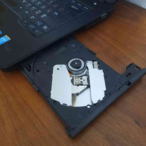 المعالج i3 الجيل 4
الرام 8 الهارد ssd240

البطارية تدوم ساعتين 

تحتوي منفذ اقراص و3 منافذ usp ومنفذ لان ومنفذ vga

ومنفذ سماعات 

الشاشة حجم 14

منصب عليها وندوز 11 برو اصلي مفعل

انطيك وياها جنطة هدية 

السعر 80 الف قفل راسلني خاص

او اتصل واتس اب ***********
البيع داخل الموصل فقط
