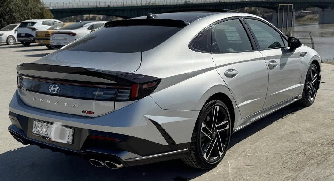 سوناتا N لاين موديل 2024
السيارة كلين تايتل، فقط بارد بسيط
المواصفات: فول 1/1
محرك 2.5 لتر تيربو
الممشى 6 آلاف مايل
بصمة تشغيل
دخول ذكي بالبصمة
حساسات أمامية وخلفية
رادار خلفي مع توقف ذاتي
لايت زينون + LED أمامي متصل
بك لايت LED متصل
هاند بريك كهربائي
شاشة عدادات ديجيتال متصلة
شاشة Apple CarPlay و Android Auto
كاميرا 360 درجة بثلاث وضعيات تصوير
إنارة داخلية LED بعدد 64 لون متغير
مقود جلد مع شفتات تبديل سرعات
مثبت سرعة Cruise Control
مبدلات قيادة وأوامر صوتية
شاحن موبايل لاسلكي
منافذ طاقة Type-C
مقاعد سبورت جلد + شامواه بحرف N
تحكم كهربائي بالمقاعد الأمامية
تبريد وتدفئة مع مناخين منفصلين
تطعيم داخلي كاربون فايبر سلفر
أرضيات وصندوق وكالة أصلي
رقم السيارة مميز جداً
الموقع: بغداد 
اي استفسار الاتصال على الرقم ***********
