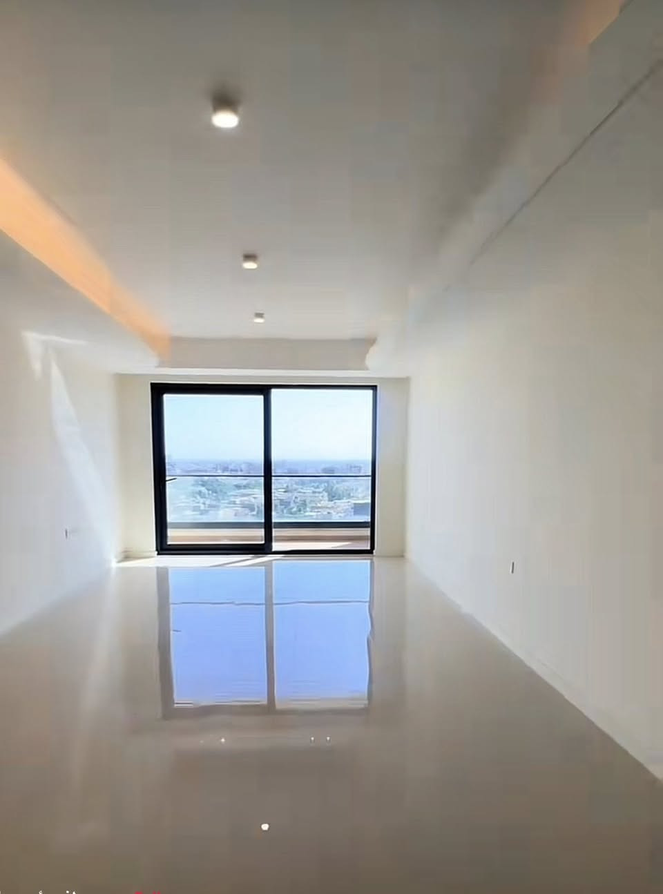 شقة للايجار  – مجمع مارينا السكني / بغداد
الموقع: مجمع مارينا -السيدية – قرب جسر الجادرية ، مجاور مجمع نخيل بغداد، البناية B1 تقع عند المدخل الرئيسي للمجمع، اول بناية على اليمين من المدخل.

• المساحة: 180 متر مربع
• الطابق: 16 – الشقة رقم 2
• 3 غرف نوم (بينها ماستر)
• صالة + مطبخ + مخزن + غرفة لوندري
• 3 حمامات (ضيوف – رئيسي – ماستر)
• بلكونتين (على الصالة وغرفة الماستر)
• إطلالة  خارجية
• الشقة مجهزة بكاونتر مطبخ وتكييف
للتواصل ، يرجى إرسال رسالة خاصة.
***********
