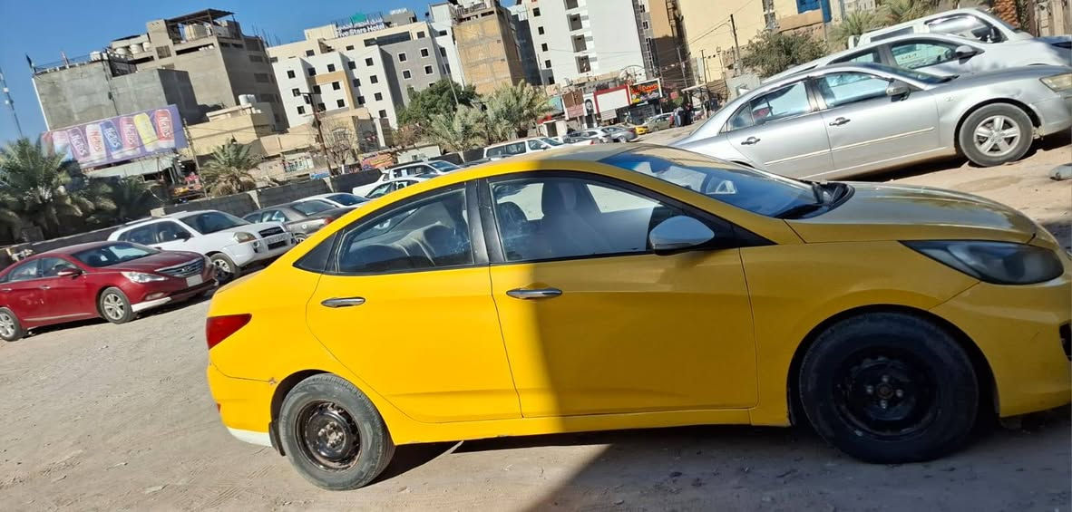 السلام عليكم اعيد النشر بسبب الوعود الكاذبه اكسنت موديل 2013 مكفوله محرك وكير جديد حاويه سياره نظيفه مشروع وطني سعره85وبيه مجال بيع مستعجل مكاني ديوانيه رقم الهاتف ***********
