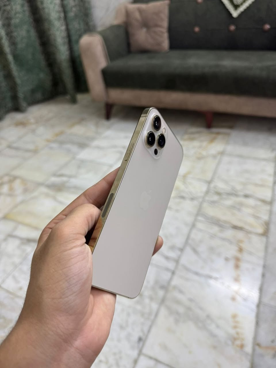 مساء الخير 🌹
ايفون 12 برو ماكس
ذاكرة 256 ✅
بطاريه 80 بلادي ✅
نموذج M ✅
لون ذهبي ✅
فيس ايدي شغال ✅
جهاز مكفول كفاله من عطل✅
النضافه 100% فول ✅
سعر 380 الف وبي مجال للشراي✅ 
 بغداد بلديات مستبدل شاشه اصليه 
رقمي ***********
