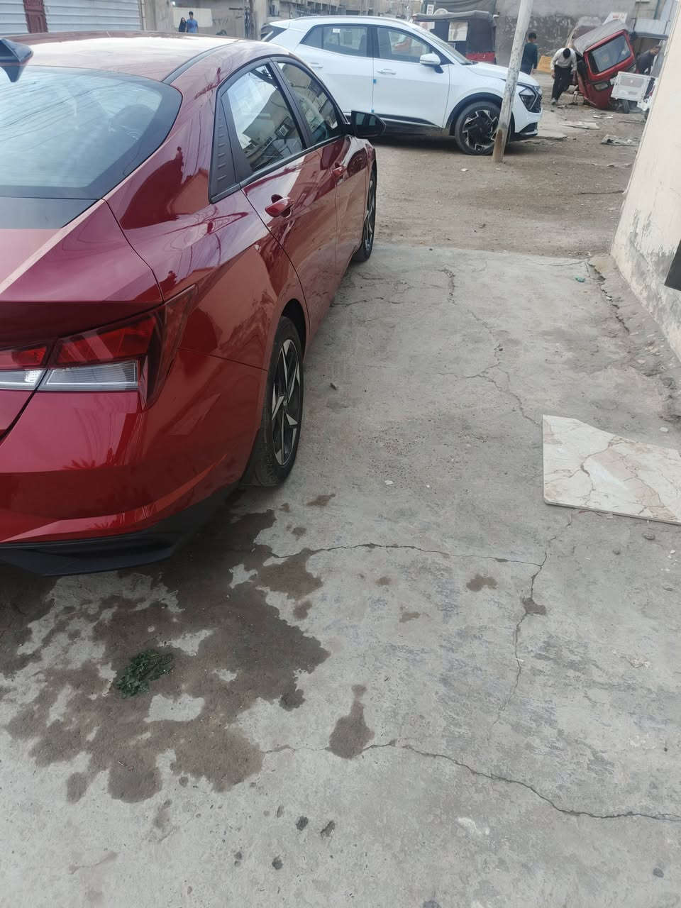 سلام عليكم
النتره ٢٠٢٣ رقم اربيل مواصفات السياره تشغيل عن بعد
تدفه كشنات شاشه متصله مكينه ٢٠٠٠٠ دوش 
ماشيه ٣٨ الف السعر ١٦٠ وبيها مجال بسيط الشراي فقط 
مكاني بغداد البياع ***********
