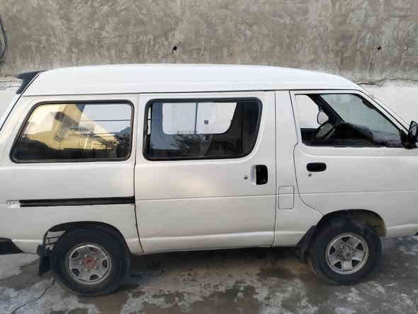 السلام عليكم فاره موديل 95محرك كير مكفولات سياره حلوه وجاهزه للشغل مابيها اي نقص 
السعر 22 وبيها مجال 
مكان الحسينية مال راشديه 
***********
