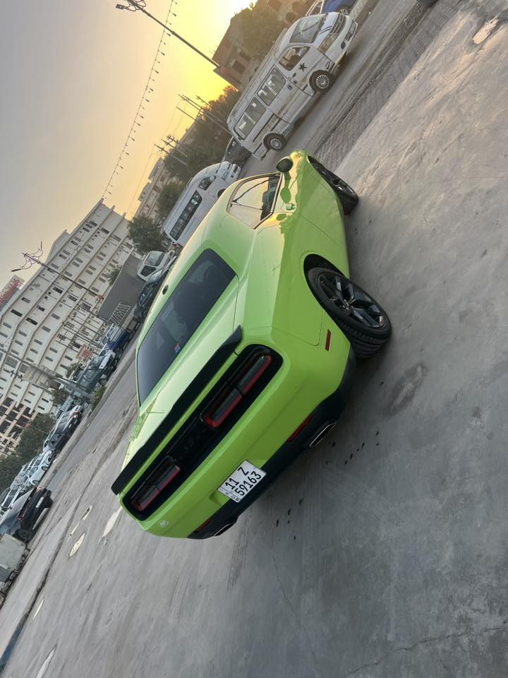 #لون_مميز_تفاحي 🍏
دوج جالنجر  2023
ماشيه28 ميل 
رقم بغداد جديد بأسمي
شرط التحويل ثاني يوم 
سياره ما ناقصه شي تبريد تدفئه
كير ومحرك كله فوول 
وبعد بيه المواصفات المعروفه بالجالنجر 

ضررها كلش بسيط موجود بلمنشور
مع الصور 

سياره نظيفه وبسعر معقول بالعافيه ع الياخذها 😍✅

السعر235. ورقه
 
مكان السياره ديالى
 بعقوبه

رقم صاحب السياره
 ***********
