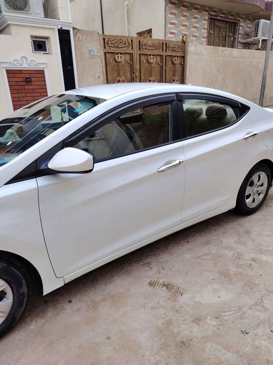 من رخصت الدمن للبيع النتر مديل ١٦ حادثه فقط بنيط رقم بابل انكليزي باسمي السعر والاستفسار هذا الرقم ***********
