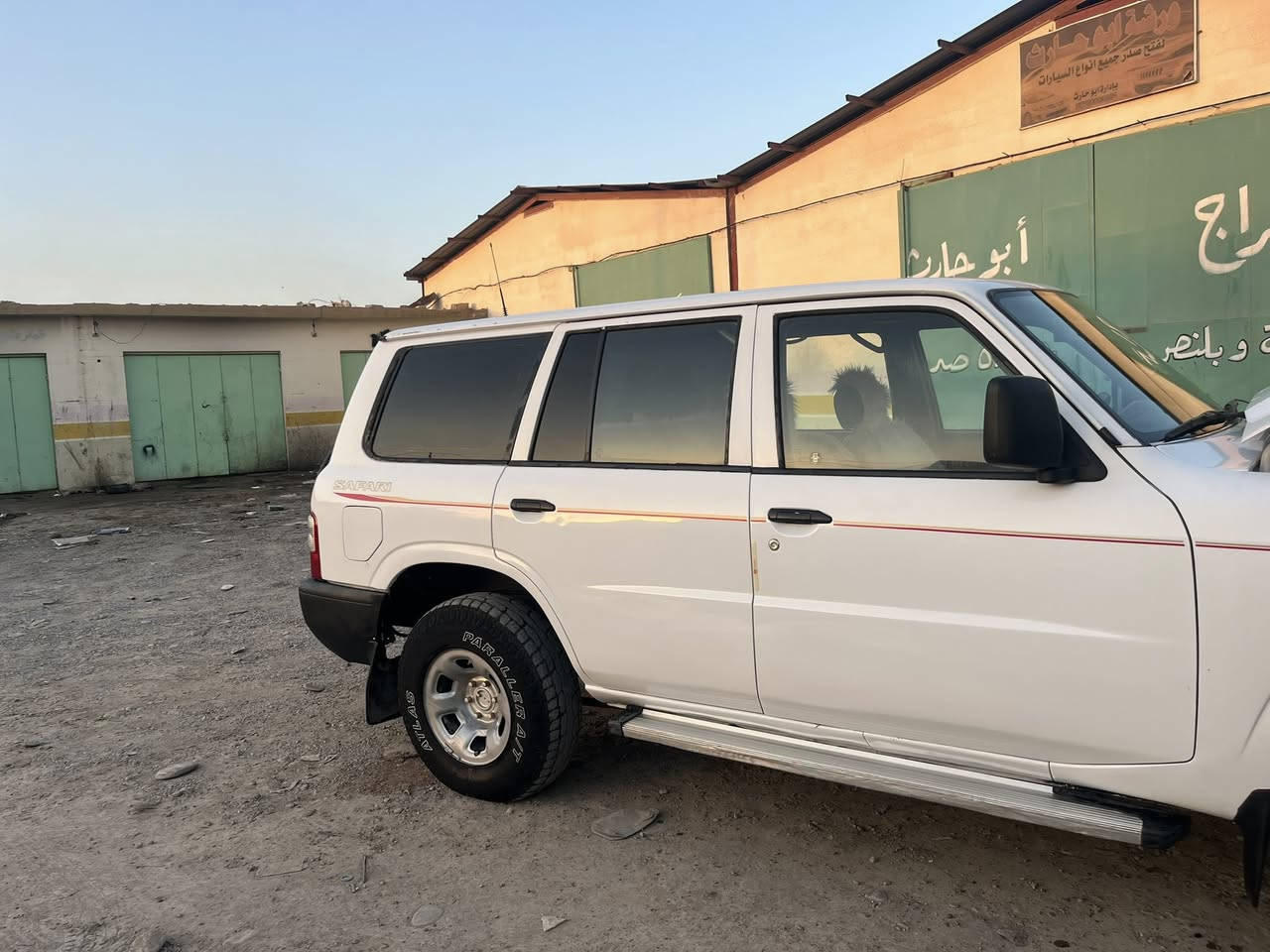 السلام عليكم
نيسان بترول للبيع 
موديل (2001) سلك 
رقم اربيل بسمي شرط حاسبه بغداد 
مصبوغه حزام جماليه القماره قطره صبغ مابيها 
كهربائيات تبريد تدفئه كلها شغاله 
عليها منضومة غاز 120 لتر 
غاز و بانزين  فوريل شغال 
قفل اكسل السياره مال جناي 
السعر (115)وبيها مجال 
***********
