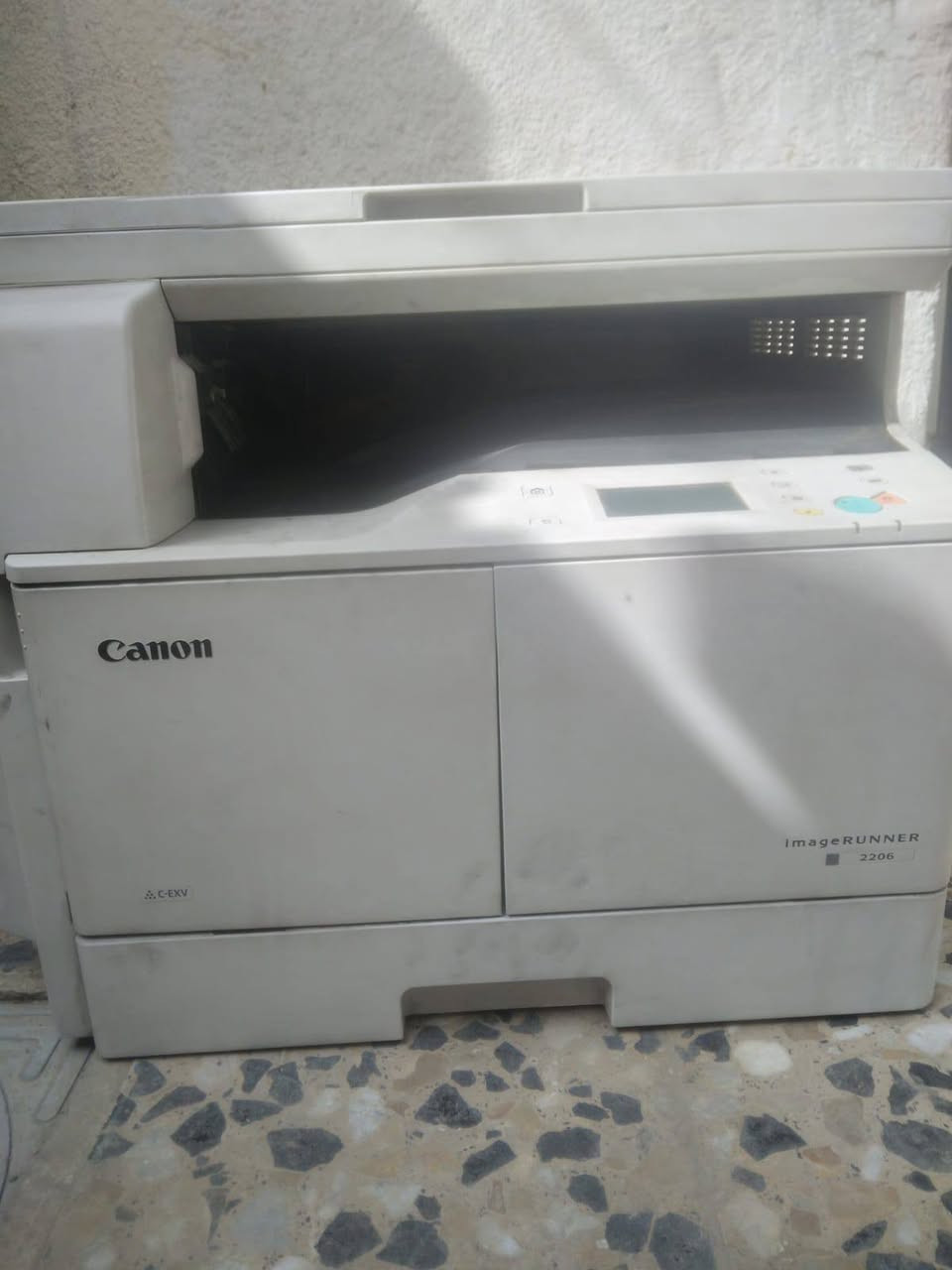 جهازين استنساخ الزغير نوعيته hb نقصه بس حبر شغال
ثاني نوعيته كانون شغال نقصه حبر أو ورقه حاشره بي فقط
غير متواجد ع الفيس للتواصل *********** واتساب إتصال
