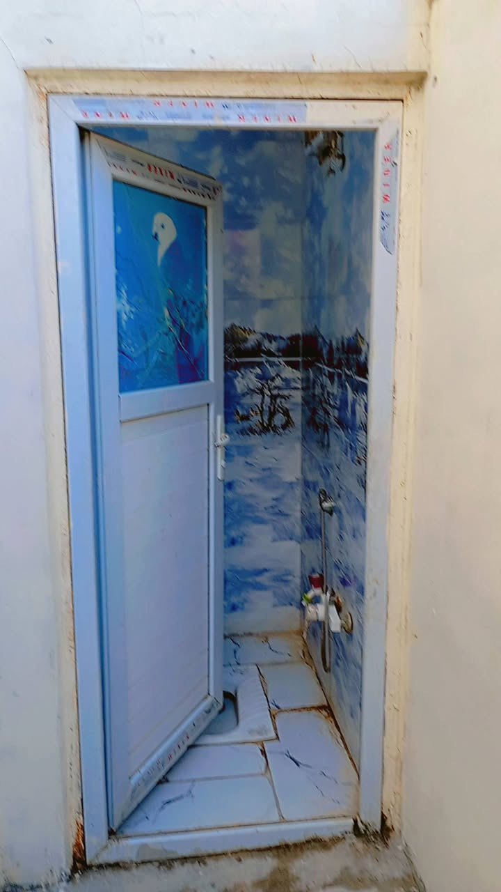 دار مساحه 100متر بصف سكله الكرعاوي قرب شارع 60 منطقه راقيه يحتوي على غرف نوم صاله مطبخ استقبال مجموعه صحيه داخلي وخارجي استفسار اكثر *********** السعر 43مع المجال موقع مميز
