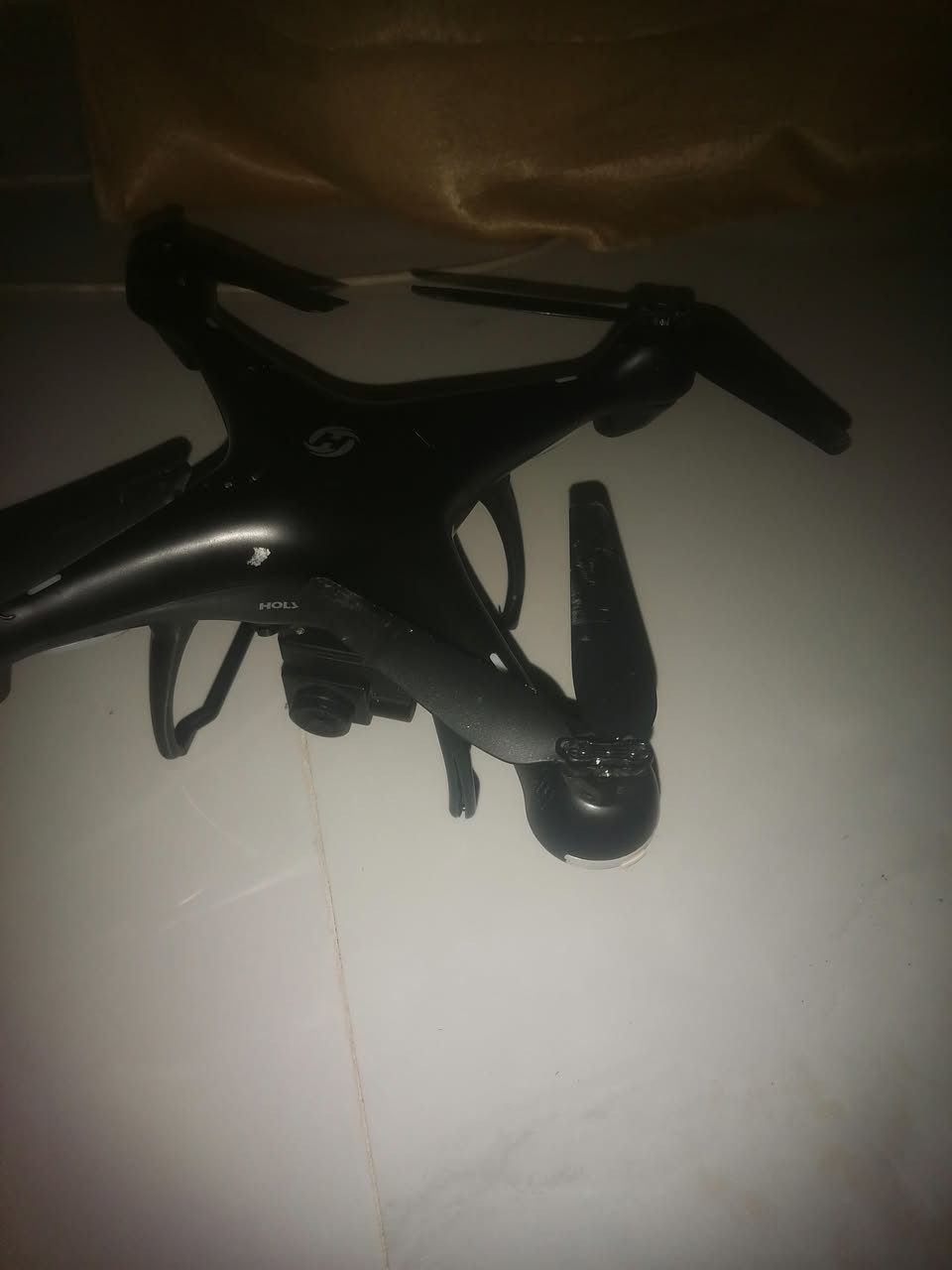 للبيع للبيع للبيع عدد ٢ درونات نوع HS  معاهن ٣ بطاريات جديد سعرهن ١٧٥ الف مكانيسعرهن  كركوك هذا رقمي *********** اليشتري يتصل
