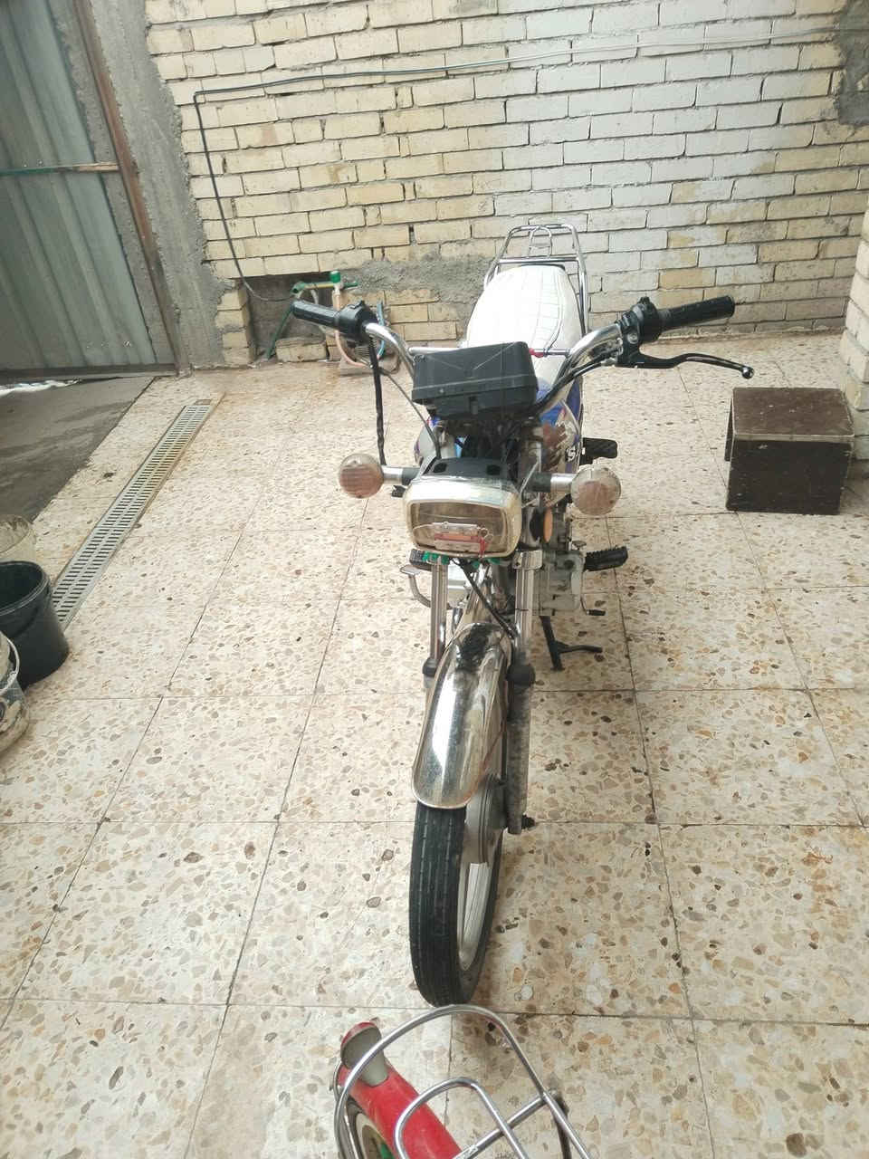 سيفان موديل ٢٠
اخوان الدراجه مال كراب
نمره الثالثه ماتعشق يعنه من الثاني كبل رابع
اوراق كامله مكينه خير من الله
هندر واحد
كهربائيات فقط الايت يشتغل ضفيره جديده بس ما اعرف اربطها
السعر نهائي ٢٥٠ مكاني بغداد الحسينيه ***********
