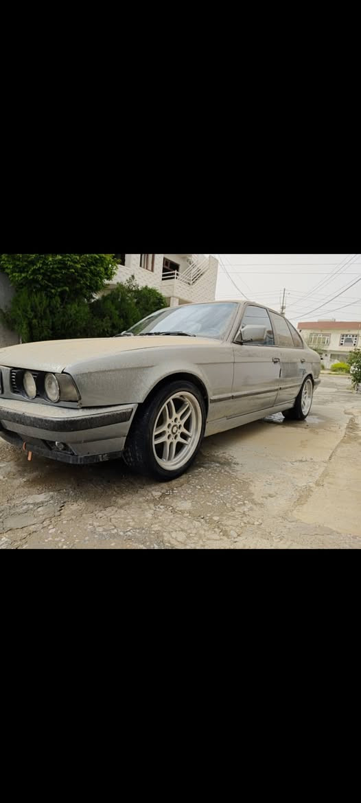 Bmw بو فروشتن 

موديل 93
525 كه بسي 
توماتيك 
جوار جام كاره با 
ده عمي نيه 
كامل كاره باي ئيشه كات يه ك كلوبي نوقساني نيه 
تاقمي ويلي m له زيره 
 گير و مه كينه ي به شه رت 
زور زوريش به قوه ته ماشه لاي ليبيت
علوجه. به شه رتي مالي كه س نه بي و باره ي كه سي تيا نه بي 
سعري ٢٥ كه لا و كه مي معامه له 
له سليمانيم ***********
