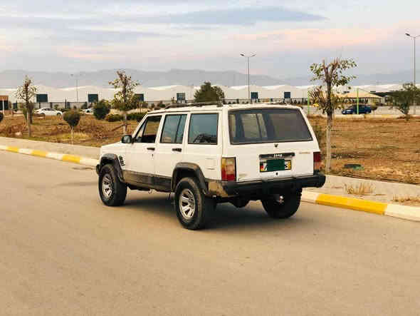 ئەم سەیارەبۆڤرۆشتن
جیب شیرۆکی 
مۆدێل:1993 تۆماتیک دەبڵ ئەگسل
ئاڕم بلاستیکی سلێمانی
ئاڕم ئەوەلیات بڕاوەبەشەرت
مەگینە بیلاد 
گێڕ و مەکینەبەشەرت
کامل کارەبای بەشەرت
دەعمولێدراوی نییە
سعر:18گەڵاوکەمێ معامەلە
بەس ڤرۆشتنە
شوێن:سلێمانی
ژ.م:***********
ژ.م:***********
ئەدمینی❤ السليمانية
