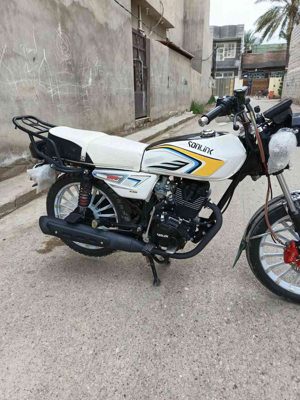 سلام عليكم دراجه سيفان موديل25 للبيع بعقوبه تقاطع الساده الرقم *********** سعر خاص
