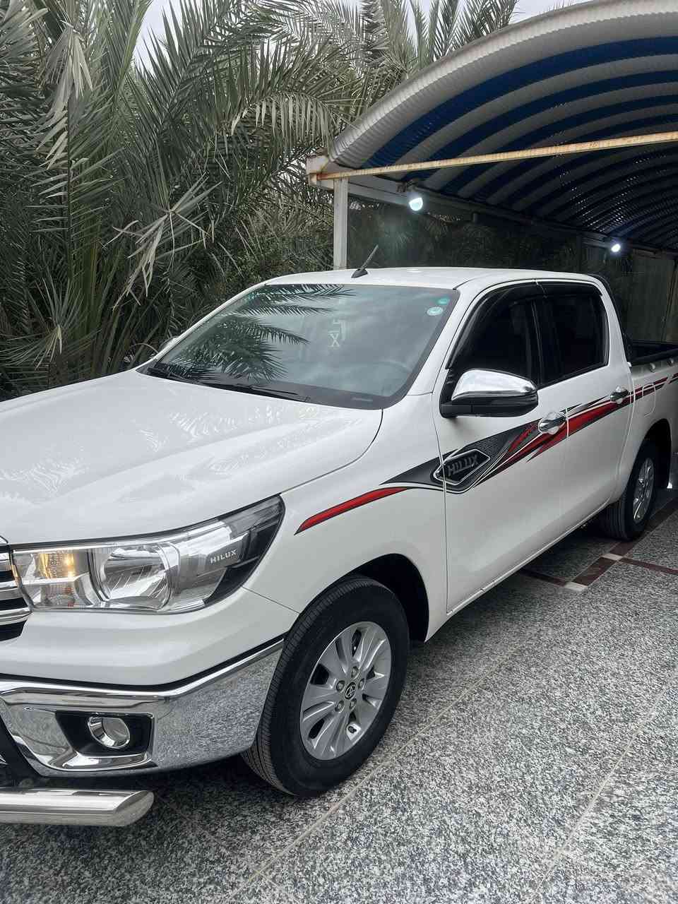 سلام عليكم للبيع هايلوكس موديل 2024 ناصي رقم اربيل شركه ساز فول سياره كفاله عامه مال جناي ماشيه 35 فقط مدشومه ارضبه وكشنات جاهزه كلش سعر 290 مكاني بصره القرنه للاستفسار ***********
