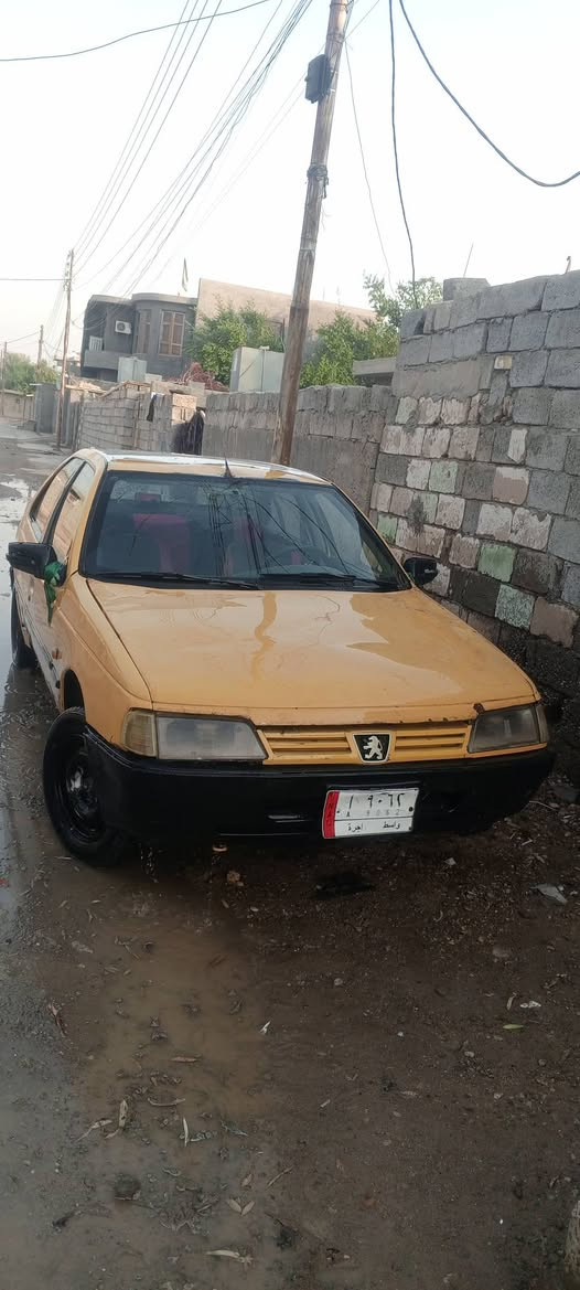 السلام عليكم بيجو روا موديل 8 كير وتماتيك مكينه كورله شغاله عوزهه تجفيت سياره خير من  الله كاعده حلوه راعيهه موجود يحول يمي كاعد السعر 15 وبيهه مجال الطيبين وإذا أكو مراوس هم يرهم راعيهه ماكو أو ميت اشعندك نزل المكان بغداد ***********
