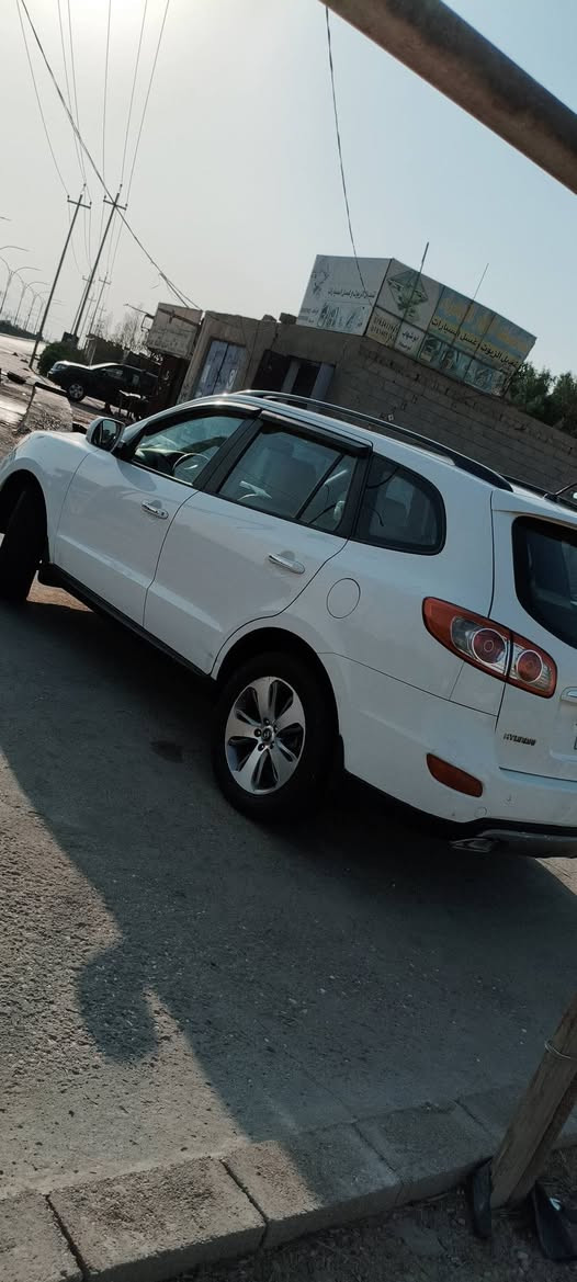 سلام عليكم  سنتافي مديل 2012 كفاله عامه ما عده صبخ بجاملغ الامامي  4صابع  فول موصفات فتحه تحكم ستيرن كشنات جلد  كشن كهرباي بصمه  فول 1/1شاير بل مرايه  كير مكينه حداديه كفاله  تخم تاير  جاهزه سعره 168وبيه مجال الشراي هاذ رقم الهاتف ***********
