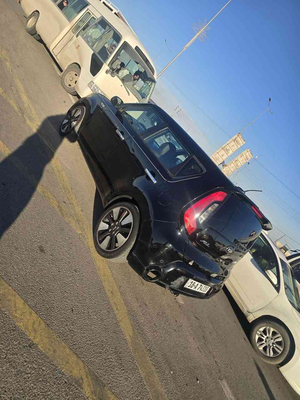 سلام عليكم للبيع  موديل 2016  فول مواصفات سعره 118 ورقه بيه مجال حك جيه.  *********** مكان كربلاء  بيه بنيد فقط  بدون دواخل مكينه 2000.
