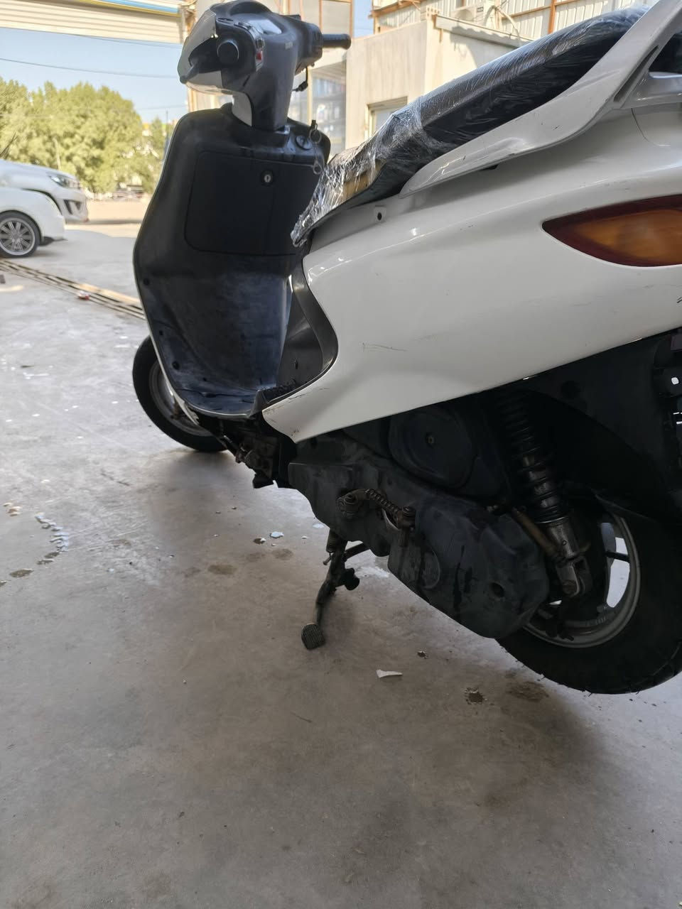 السلام عليكم دراجه فراشه للبيع الدراجه شوفت عينك كفراتهه بيهن نقص مكينه جديده مال حاويه السعر 200 وبيهه مجال مكاني حله مركز المدينه 
***********
