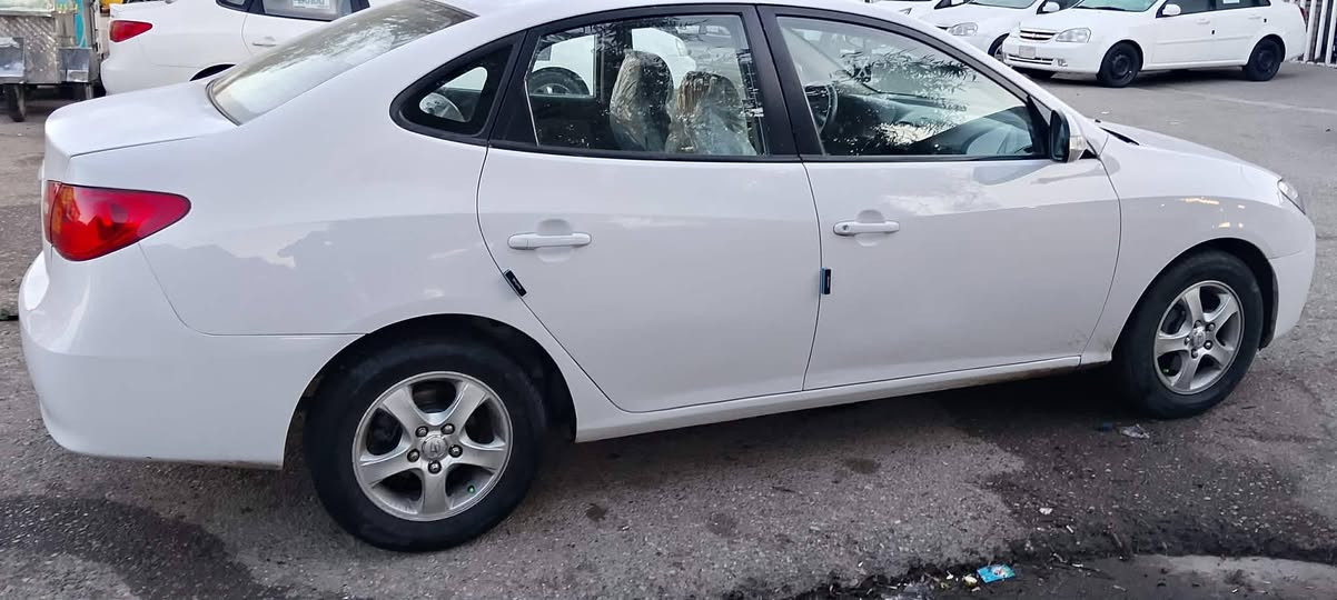 النترا 2011 ماكينه 16 ما مفتوحه بدون ضرر الصبغ موجود هذا المؤشر عليه بالاحمر شويه بس سياره جاهزه طقمها ورا وقدام كله جديد مكان السياره بالموصل والاستفسار على الرقم***********
