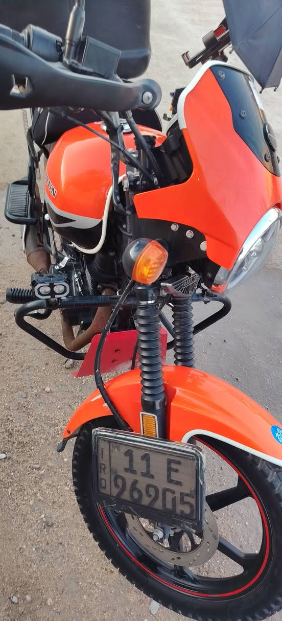 سلام عليكم دايوان جبلي  مديل 23 طالعه ب 25 اشنريتها ب رمضان العام رقم وسنويه رقم بغداد مو اربيل دراجه كفاله من كلشي حتى من زلغ مكاني البصرة الجزائر السعر 2300 وبيها مجال رقمي *********** (ملاحظة الدراجه جبلي انه مبدل المدكر مالها مو كلاسك)
