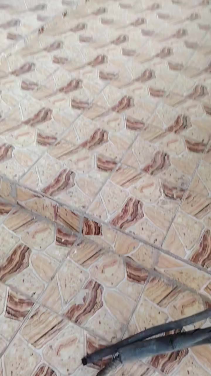 السلام عليكم بيت اللايجار
١٠٠متر بناء حديث مثل ماواضح مابي اي نقص
موقع قرب المجسر مجاور المرموقه  سعره ٢٥٠ قفل
الاستفسار على رقم ***********
