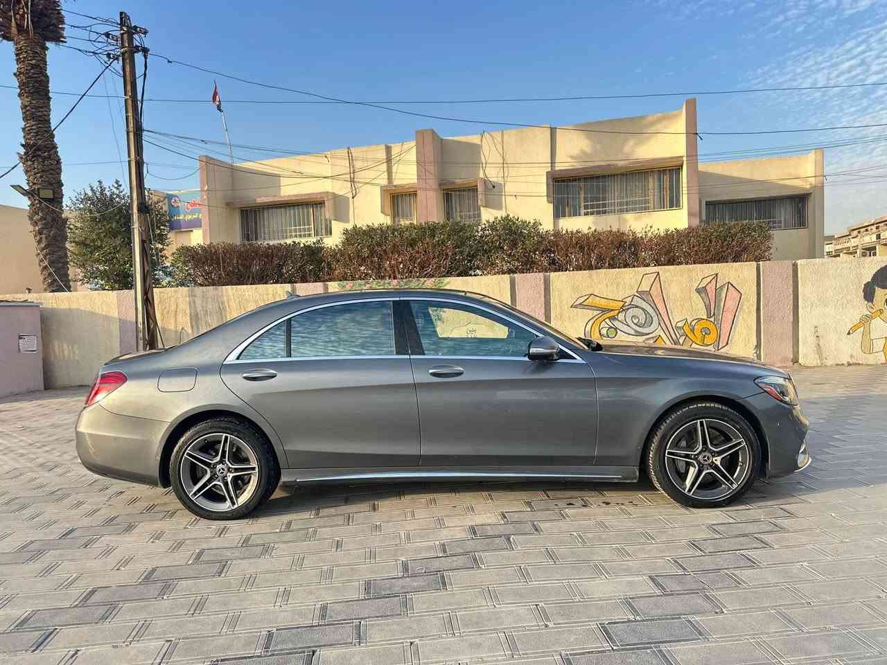 5 دكم
مارسدس s560 
موديل 2019
 ماشية 86 ميل
وارد امريكي كلين مكفول عدا دعاميات صبغ
كير محرك مكفول
لون رصاصي مميز فول مواصفات
مواصفاتها معروفة للجناي
***********
الموقع بغداد المنصور
السعر 49.000$ وبيها مجال
