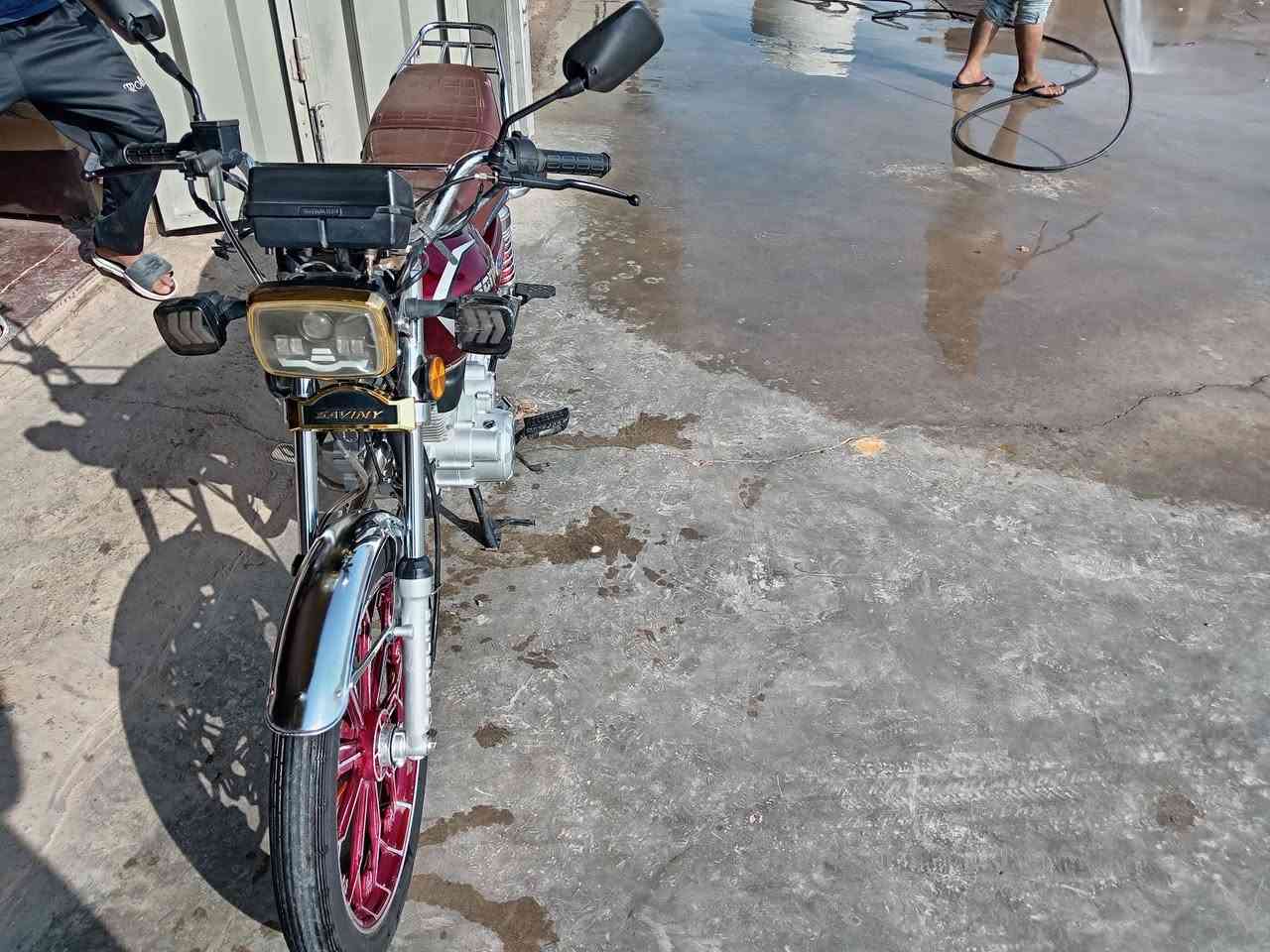 دراجه موديل 2025 سافان ختم سونك محرك فول الدراجه نظيفه على وظع الشركه ماشيه 13 الف السعر  750 وبيه مجال العنوان ديالى الخالص ناحيه العظيم ***********.        ***********
