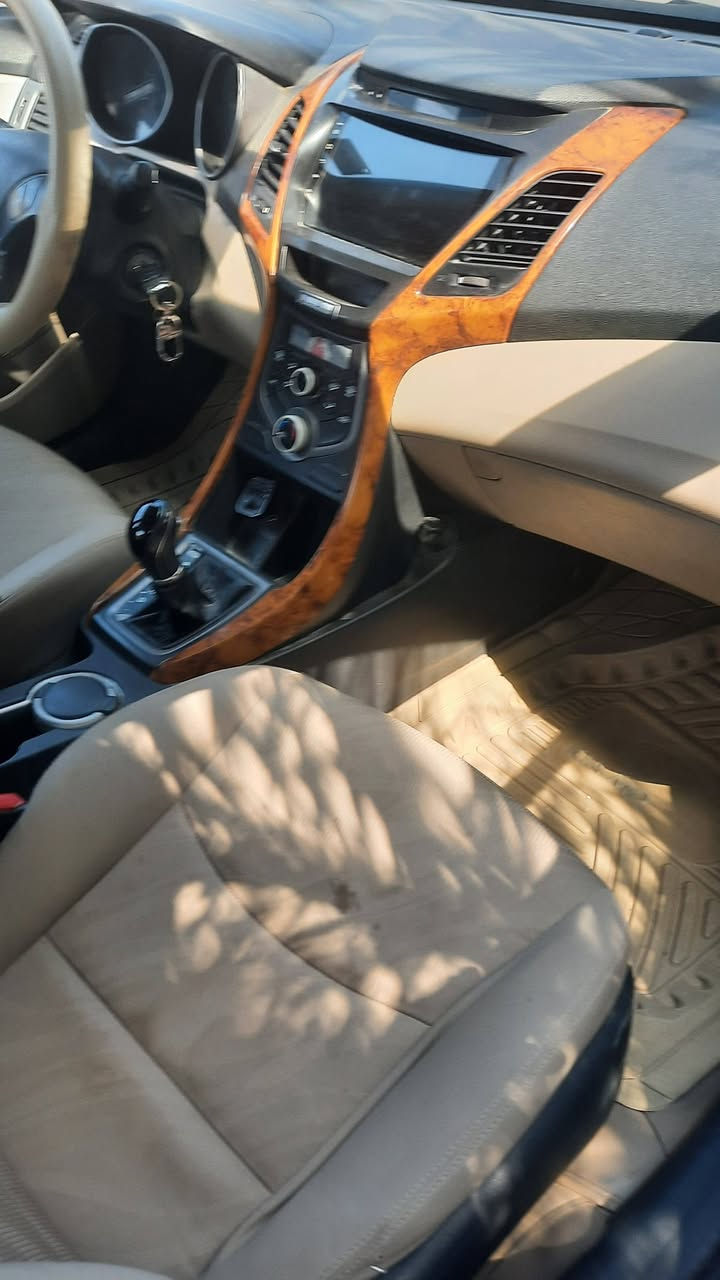 النتره 2015خلجي مكينه 1800فول موصفات عده البصمه مكفواله من الفتح وتبديل بيه البابتين صبغ طرف مالتهن من جوه ومعجون  نتصل وستفسر  سعر 110 وبيه مجال  ***********

