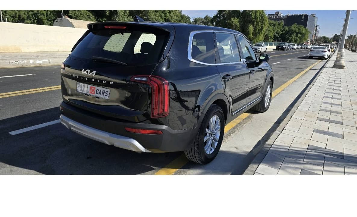 سلام عليكم 
كيا تيلورايد 2022 فئة Lx وارد امريكي  رقم بغداد رقم دولي تحويل مباشر
السياره حادثها دعاميه جنطه فقط يعني البك لايت نفسه والجامه نفسها ما مضرره وسرقة جاملغ جهة الصدر والدعاميه وثنينهن مبدلات نفس اللون بدون صبغ مؤسسه 
والباقي كفاله عامه 
مكفوله كير مكينة تبريد مكفولات السياره فول مواصفات عدا البنوراما مواصفاتها
بصمه 
اشاير بالمري +شفط
رادارات اماميه وجانبيه
توقف ذاتي
تحديد مسار
شاشة كار بلي +كامرة
كشنات جلد 
7راكب وبعد بيها مواصفات 
ماشيه 64 الف
تبريد 3 قطع سياره كامله مابيها اي نقص مكانها واسط الكوت السعر250 وبيه مجال للاستفسار اكثر  ***********
