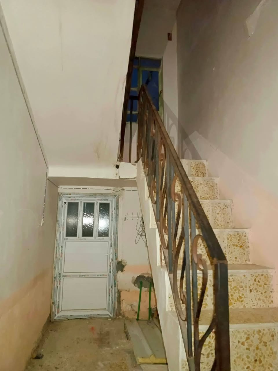 بيت للايجار حي ميسان خلف شارع الكيات قرب شارع العسكري مساحه 110متر مربع يحتوي على غرفه وصاله واستقبال ومطبخ وصحيات سعر الايجار 300الف مقدمه شهرين واصل ماء وكهرباء 

للاستفسار والمعلومات الاتصال بنا *********** 
او مراجعه مكتب ألروان للوساطه العقاريه والمقاولات العامه 

عنوان المكتب حي ميسان ع الشريط قرب صيدليه الشراع مقابل الاستداره مباشر 

عندك بيت عرصه للبيع راسلنه وات ساب وتدلل
#النجف #الكوفة #حي_ميسان #عقارات #ايجار #رهان #بيع #شراء #العراق #مكتب #محامين #مبادرة #اسكان
