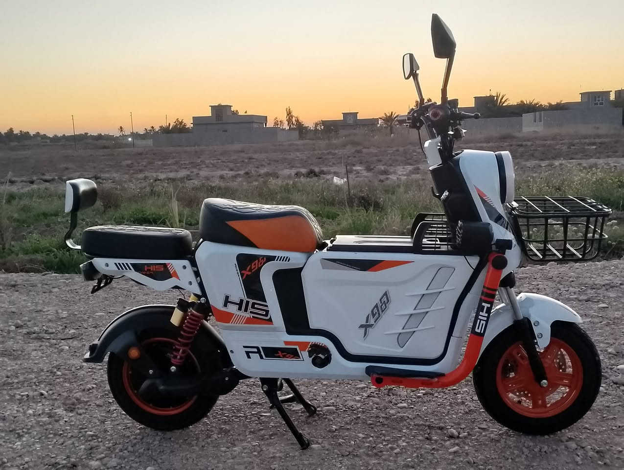 سلام عليكم
دراجة شحن للبيع 
X900 2025 خمس بطاريات
السعر 400 للأتصال ***********
