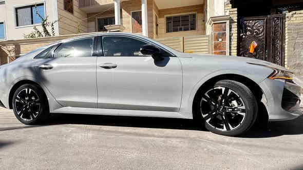 السلام عليكم
K5 2023 
مواصفات جي تي لاين 
اللون سمنتي 
السيارة معوقين وبأسمي
حادث السيارة سرقه بانيد وجاملغ ايسر
يرباكات السيارة سليمة 
بصمه تشغيل عن بعد 
حساسات
السعر 180
***********
مكاني بغداد
