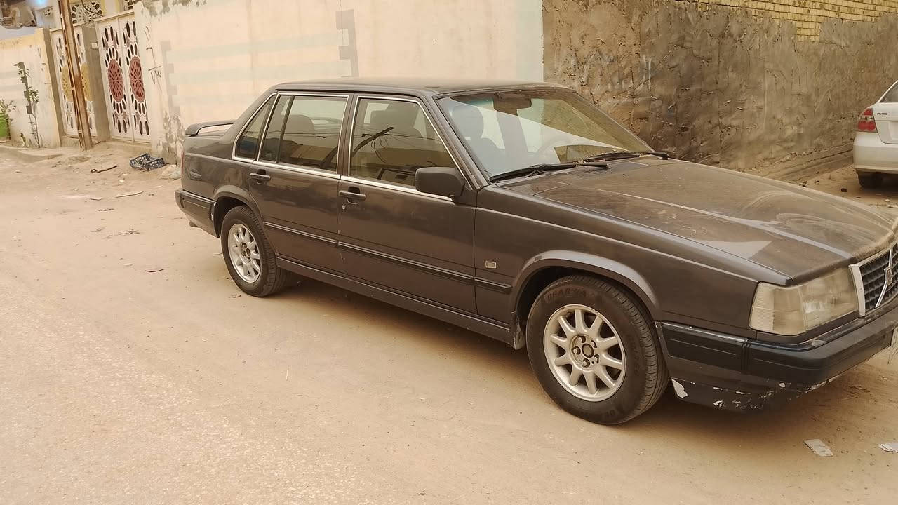 للبيع فالفو 940موديل 1994
سياره مصبوغه عام لأن جارده
تبريد شغال فول 

شاد شاشه مكان المسجل وكامره ويه البگ

تخم تاير جدد 

حداديه جديده

كهربائيات كله شغاله مابيه اي نقص

مكينه بلاد قبق اسود العوجه عادي 

گير اوتو ماتك

غرفه جديده جلد نفخ كشنات جلد ومدوشمه

عتب نفخ يدات نفخ ويل گب 

اي ستفسار ***********أو مراسله على الخاص
