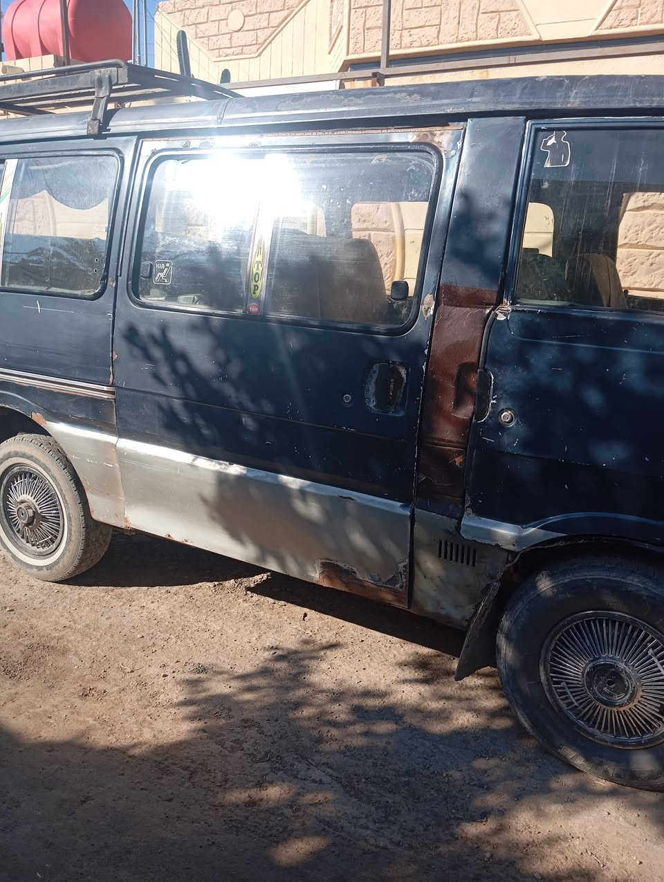 السلام عليكم كيا بستا نضيف موديل 94رقم بغداد كير محرك خير من الله كهربائيات كلها  شغاله شواصي جديد دوشمه جديدة السعر 35وبيها مجال ***********
