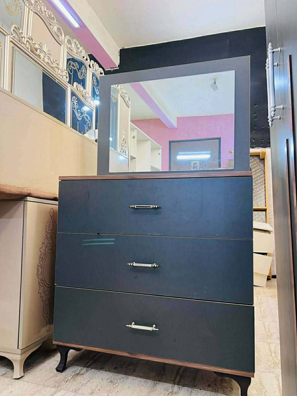 غرفة نوم مستعملة❤
 نضافة85 ٪💯
عدد القطع / 5
نضام / ابواب  ❤
سعرها / 450❤
شد ونقل داخل بغداد مجاني❤
يوجود توصيل محافضات ❤


**إذا كنت صاحب هذا الإعلان وتريد حذفه لأي سبب، رجاءا أرسل رسالة إلى الدعم الفني**