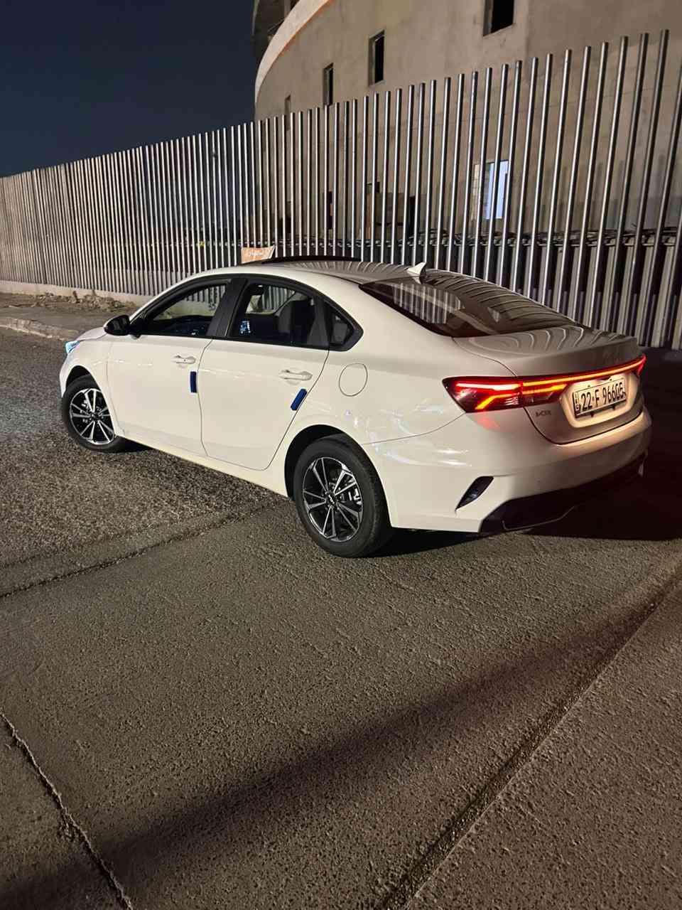 سلام عليكم k3للبيع 2024
سياره نظيفه كلش ماشيه ٢٥ الف مواصفات فول 

حادثها جاملغ امامي وخلفي 

السعر ١٣٧ وبيها مجال 

مكانها بغداد 

الرقم ***********
