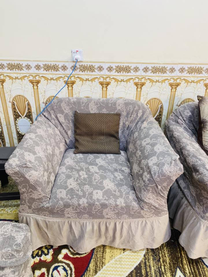 السلام عليكم تخم قنفات ثنين كبار واحد وسط وثنين زغار مثل ما تشوفون بل صور العنوان الكماليه المعوقين قرب صيدليه الرند هاذ رقم لهاتف اتصلو علي ***********
