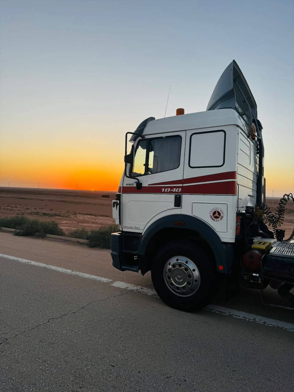 السلام عليكم كرواتي موديل 91 محرك 48 گير كهربائي قماره بلاديه شاصي بدون صبغ عربانه خمسة محاور تخم تاير مكفوله من كل عيب  سعر  270  بيها مجال مكان السياره رمادي حاليا تشتغل على الاردن للاستفسار  ***********
