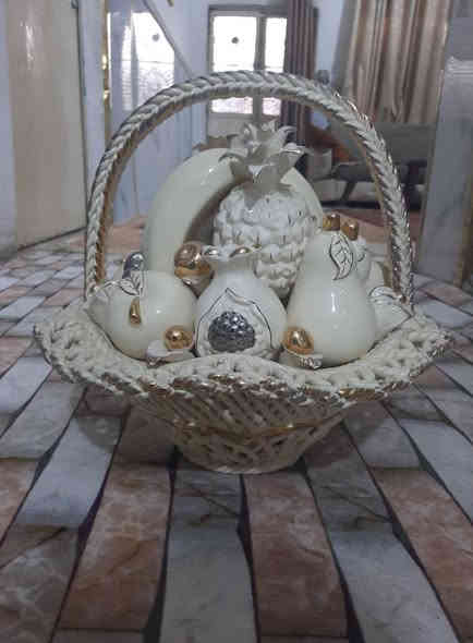 السلام عليكم عندي غراض البيت للبيع السعر على خاص عندي ورد  صناعي ***********
