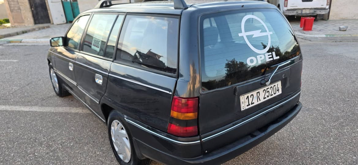 استرا موديل 96 حجم 20
سنويه جديده لل2031 شرط التحويل
كير ومكينه شرط بيها كابون بانزين ماستر
فول توماتيك بس كير عادي صبغ جماليه شرط مال تحويل طخم تاير جديد طخم الورا والكدام جديد ويرمنيه كلها شغاله 
العنون موصل حي الحدباء السعر 45
***********    ***********
