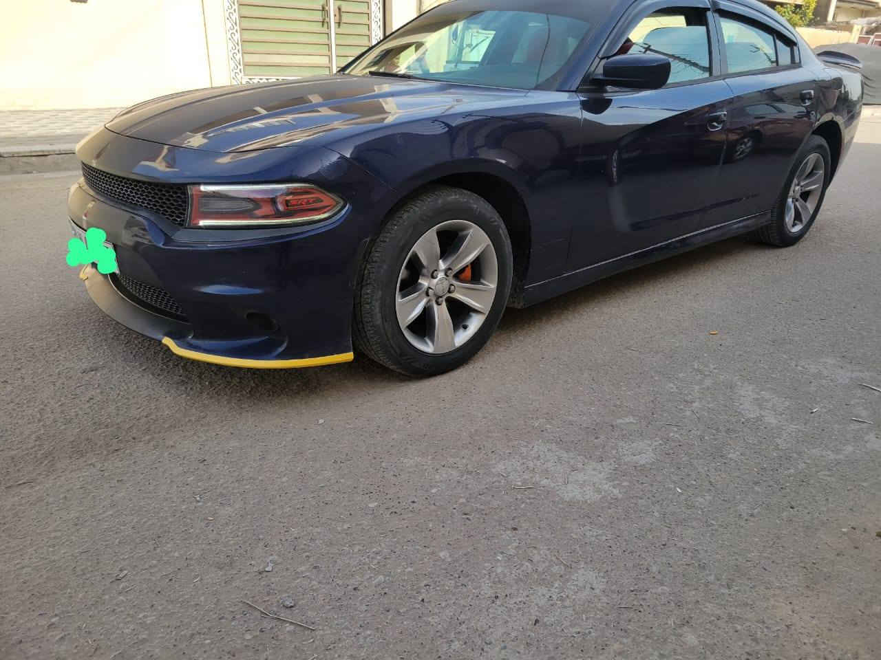 السلام عليكم 
جارجر مديل 2016
السياره حادثه بل دعاميه الخلفيه
 بدون صبغ بدون ارباك  
صور حادثه مرفق بل منشور 
السياره اس اكس تي 
***********
