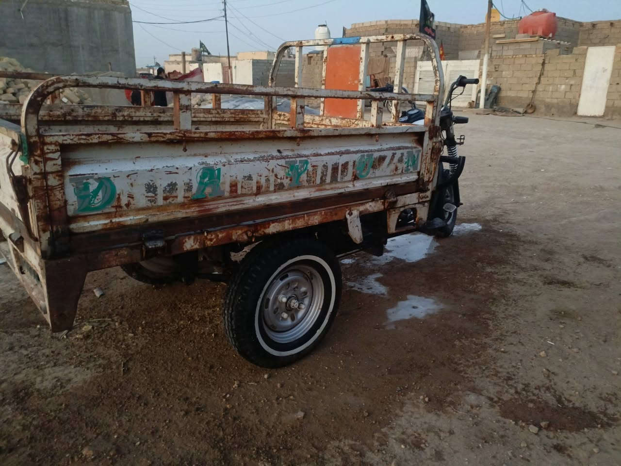 سلام عليكم ستوته للبيع 14
ستوته بيها ورقتين نقص وباقيات اصليات

ستوته سدر شغال شاصي مكفول 

تايرات ثلاثه جدد بدي توه معمر 

كير جدد محرك مفتوح بستم فقط خير من الله

ستوته عوزها بس ضفيره وجاملغ 👉

سعرها 950 مكاني ناصريه مركز للاستفسار

***********

رجاً رجاً لحد يراسل خاص

