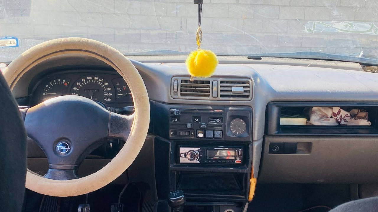 سيارة فكترة موديل ٩٠ كهربيات شغلة دفتر بنزين بية سنوية سقاطة حجم ١٦ السعر ٣٣ رقام الهاتف سمعات شغلة رقام ***********
