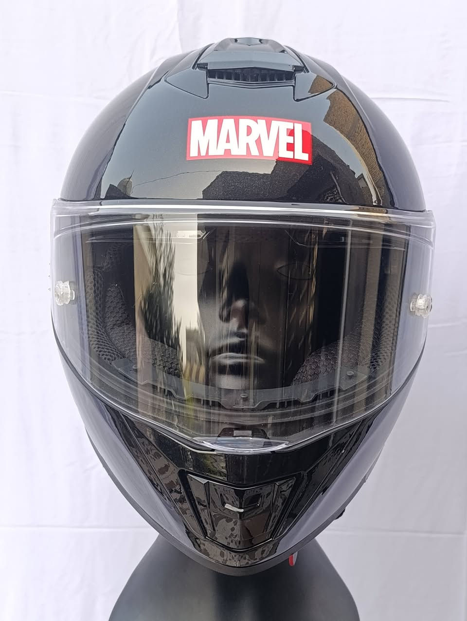 السلام عليكم حبايب خوذة مارفل قطعة اصلية وكالة وبيهة كود الوكالة والرقم الاحصائي فول سيفتي سبورت قياس S نضارة داخلية سوداء جام شفاف الي مهتم يراسلني ادزلة باقي التفاصيل خاص او واتساب ***********
