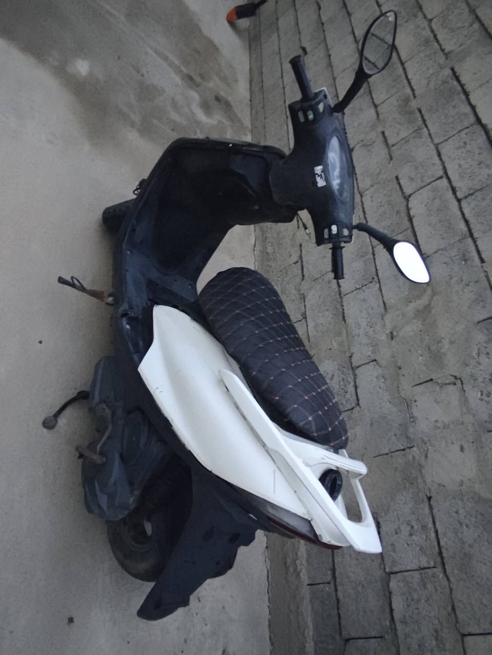ماكس 140
بيها خربطة بلشحن يمكن الملف ينرادله تبديل او تنضيف  كهرابائياتها كلها شغالة تشتغل سلف وهندر مكاني بغداد الدورة البوعيثة سعرها 350 بيها مجال ***********
