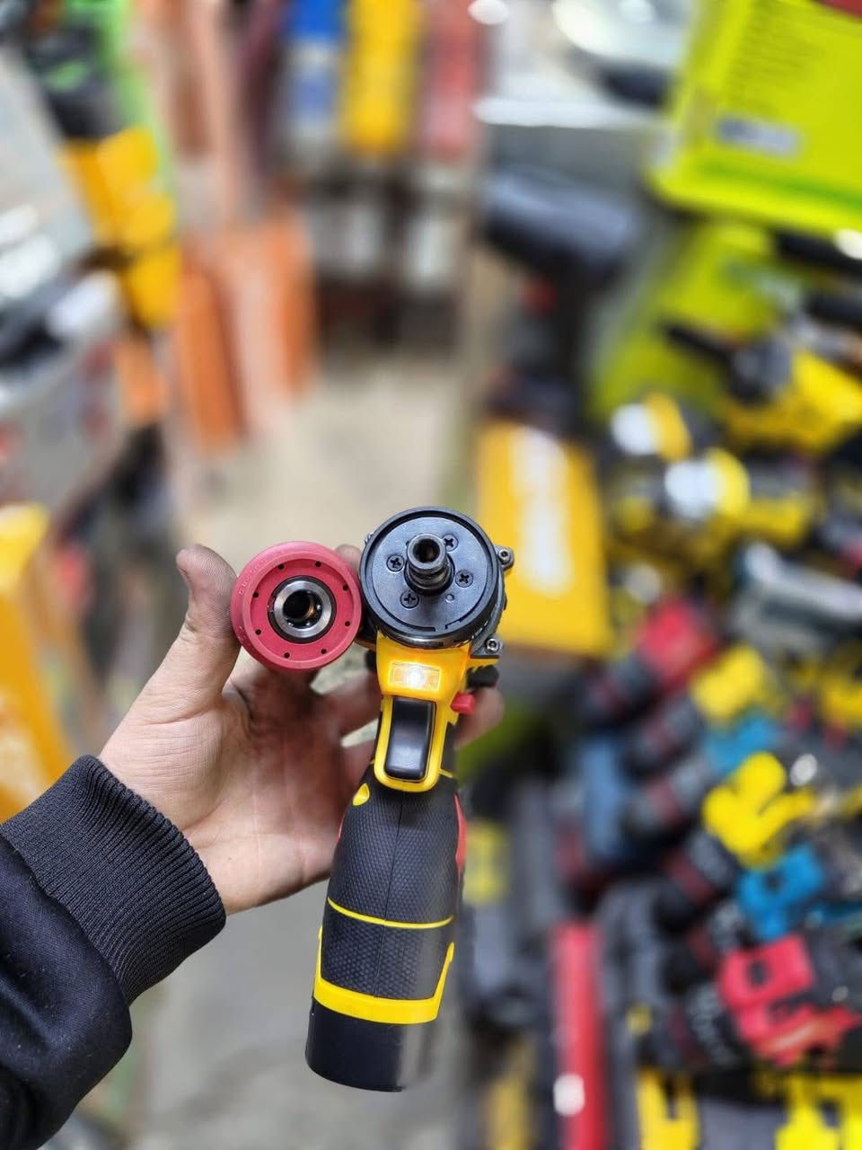 توفر دريل شحن اقچم ب اسم معرضنا [[ ALI SAFFAR ]] استيراد خاص 

🎗ملف برشلز 
🎗بطاريه 4 خلايا 
🎗بطاريه ليثيوم 18 V
🎗طوبه ++ إمپاك
🎗طوبه حديد 10 ملم
🎗 سرعتين 

🔥 عند عطل الشاحنه او البطاريه او الكارت او دكمه التشغيل يوجد قطع غياره

توصيل مجاني لكل محافظات العراق

فقط بسعر ٤٠ الف


**إذا كنت صاحب هذا الإعلان وتريد حذفه لأي سبب، رجاءا أرسل رسالة إلى الدعم الفني**