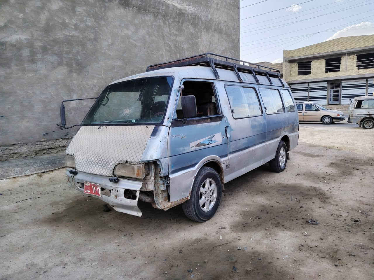 كيا اسيا موديل 95  رقم أحمر ابيعلك هذا موجود تريد تحويل حاضر تريد مكاتبه اني حاضر مستمكات موجوده سنويه موجوده ابيعلك هذا موجود سياره حلوه محرك بي خيط بخار كير اكسن مكفول تخم تاير جديد ويل كب منغولي سياره يرادلها ترتيبات جاهزه الشغل سلف دينمو باتري راديتر كله جديد 16 وبيها مجال بسيط حك جيه سياره جاهزه من كلشي مال شغل مكاني بغداد ابي غريب الحصوه *********** أو ***********
