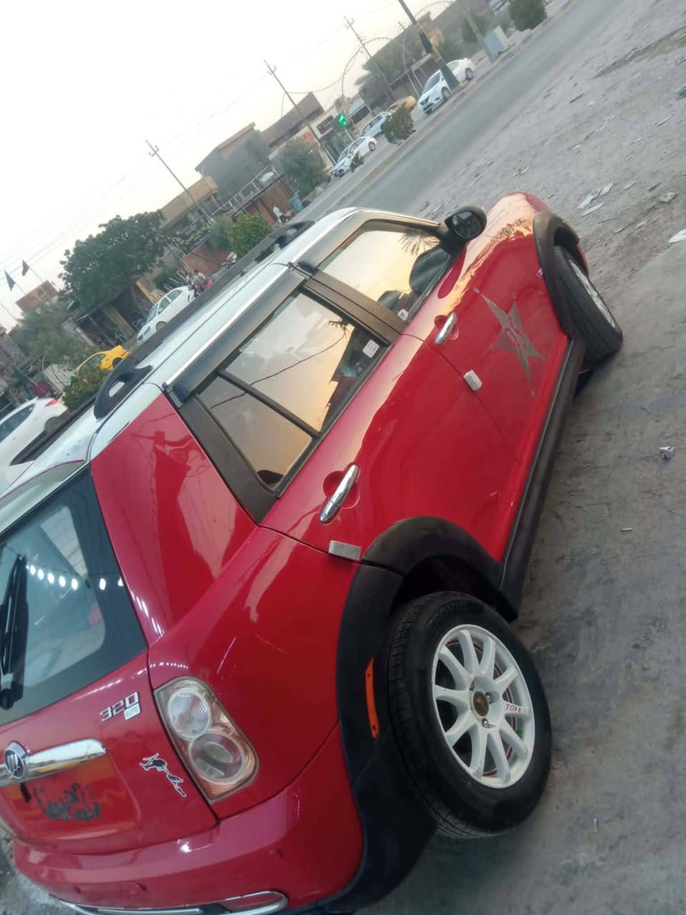 السلام عليكم 
ليفان للبيع السياره كفاله عامه رقم بغداد انكليزي بسمي موديل 13  تخم تاير حداديه جديده شاشه السياره خير من الله السعر 39 عنوان حله هاتف 0781167316 ***********
